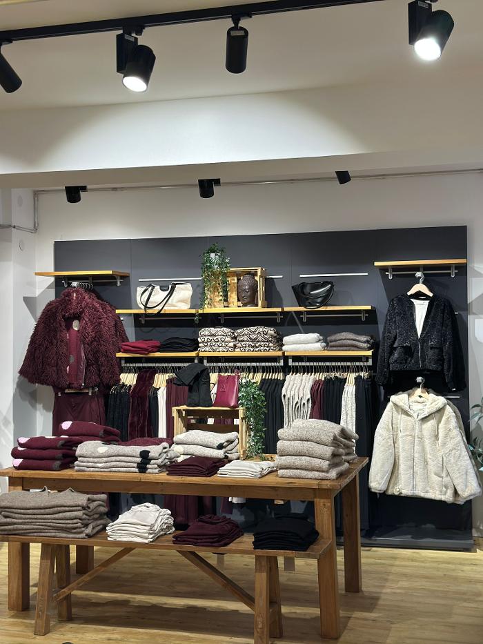 nara Mode in Nidda, Bahnhofstraße in Nidda