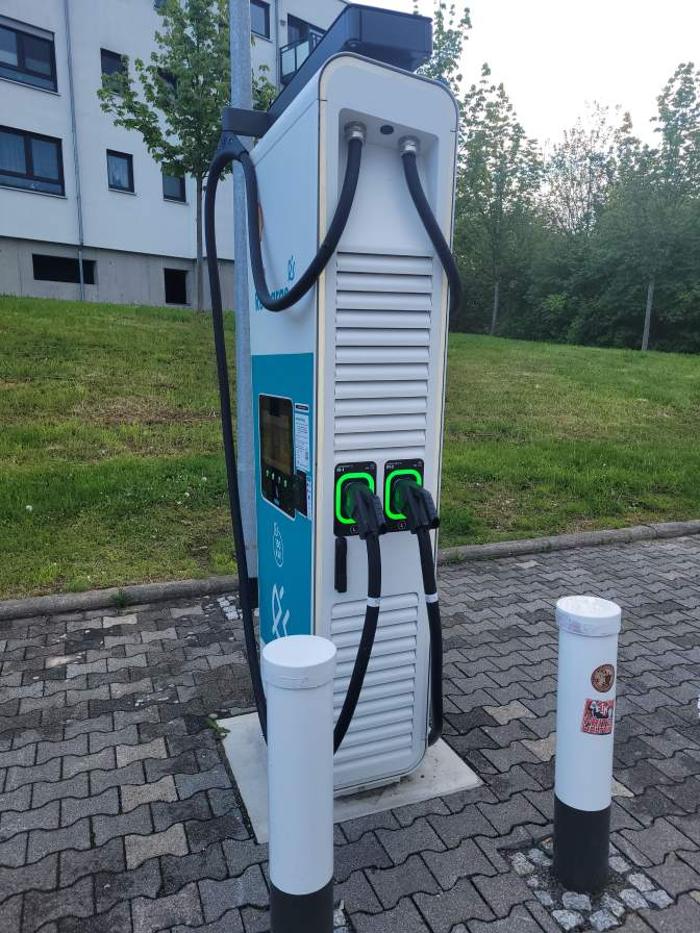 Shell Recharge Charging Station, Hainbuchenstraße in Baunatal
