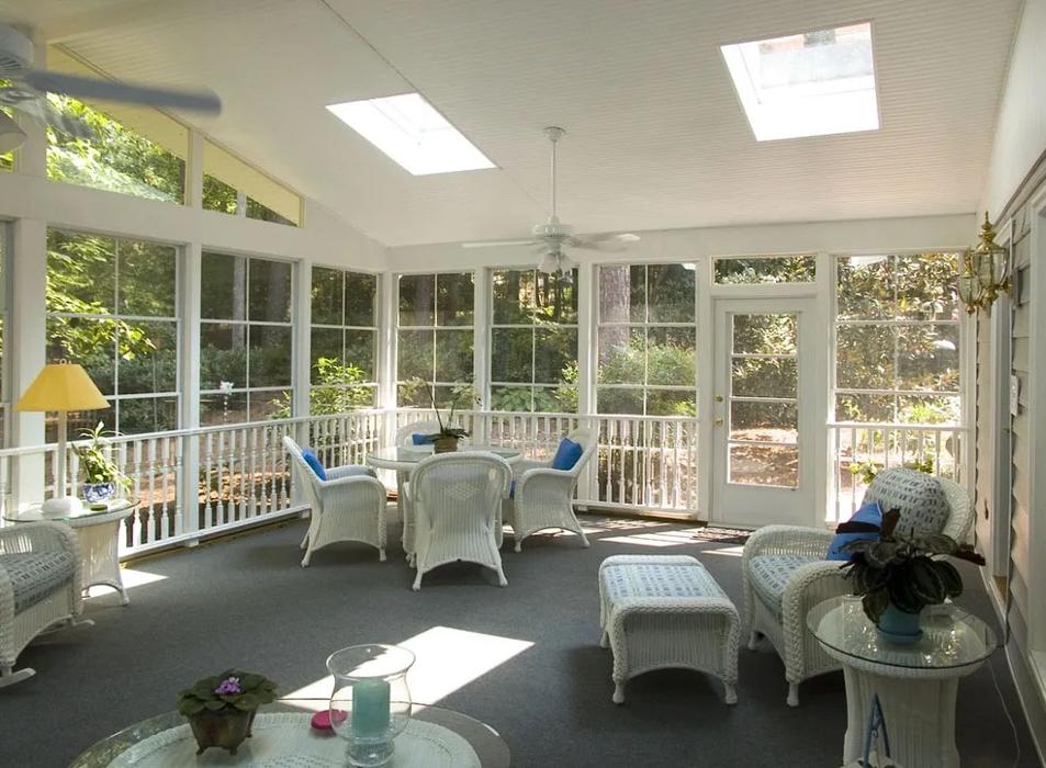 Harland Windows &amp; Siding Logo