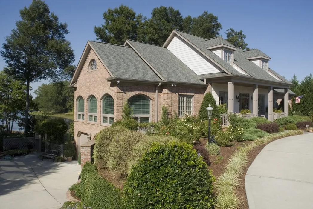 Harland Windows & Siding Image