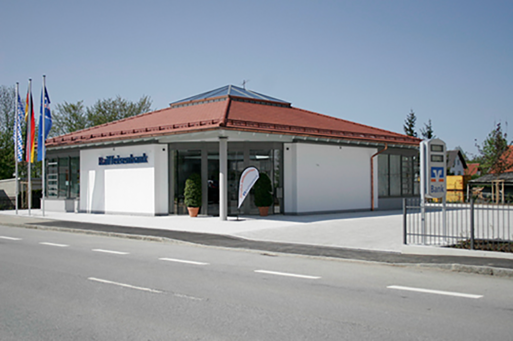 Raiffeisenbank Geiselhöring-Pfaffenberg eG, Landshuter Straße in Laberweinting
