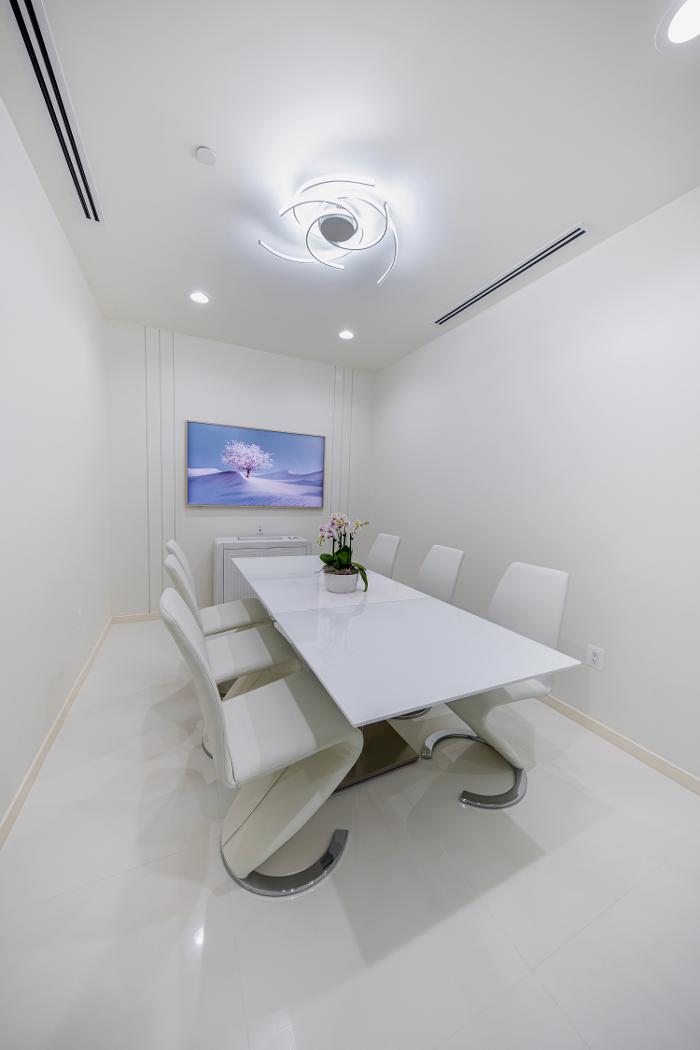 Aurelia Dental Boutique Image