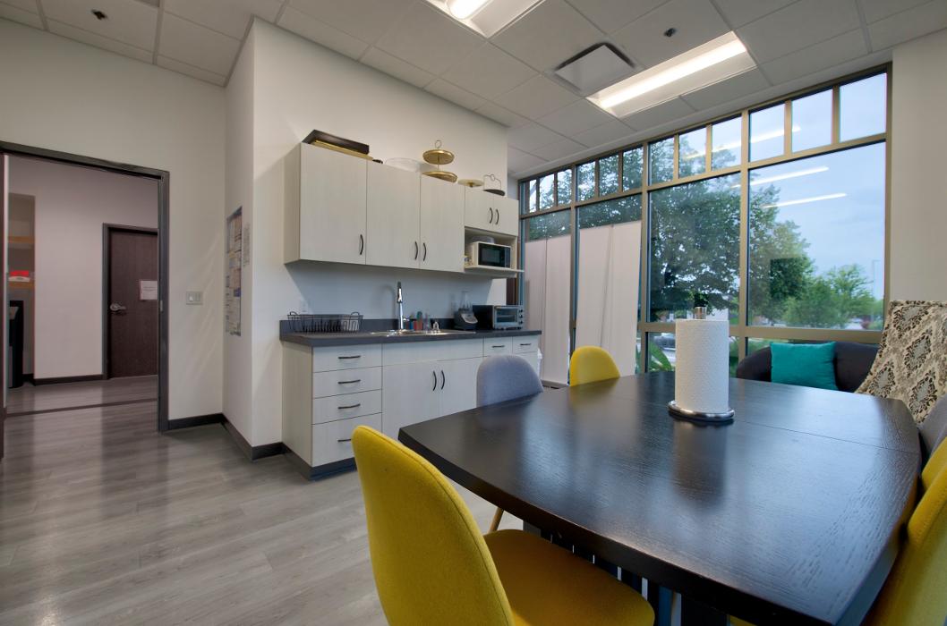 Distinctive Dental Implants, April Tressler, DDS/AFAAID Image