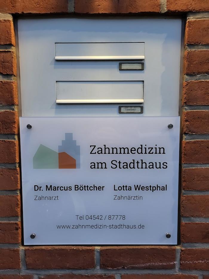 Zahnmedizin am Stadthaus Dr. Marcus Böttcher, Zahnärztin Lotta Westphal, Wasserkrüger Weg in Mölln