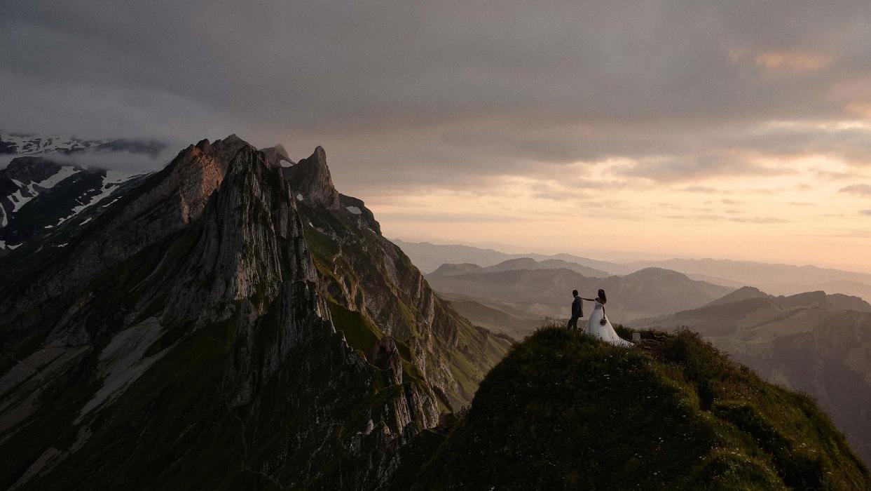 Alpstein Fotograf | Hochzeiten, Porträt & Fotostudio St.Gallen, Hauptstrasse in Au