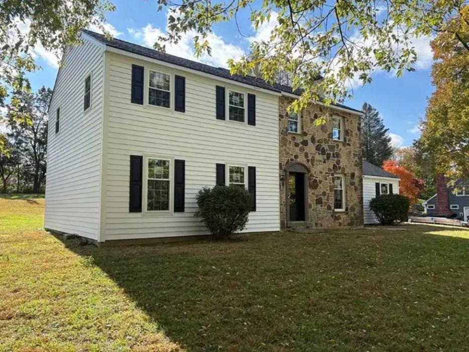 Resolute Roofing and Remodeling Image