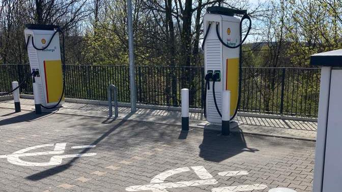 Shell Recharge Charging Station, Hochwaldstraße in Nonnweiler