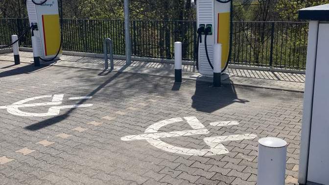 Shell Recharge Charging Station, Hochwaldstraße in Nonnweiler