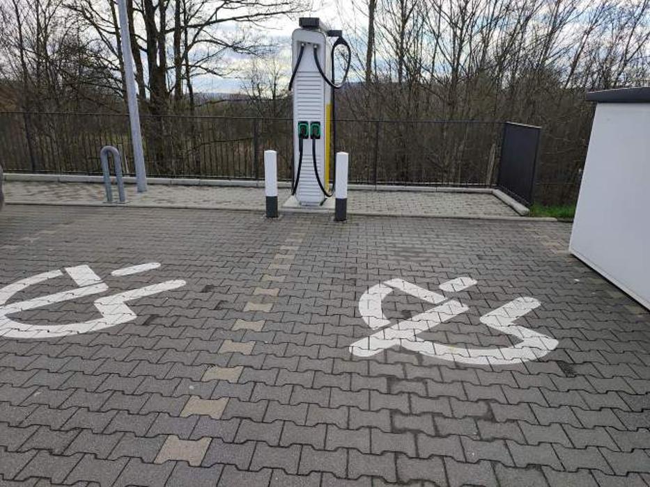 Shell Recharge Charging Station, Hochwaldstraße in Nonnweiler