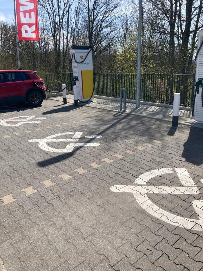 Shell Recharge Charging Station, Hochwaldstraße in Nonnweiler
