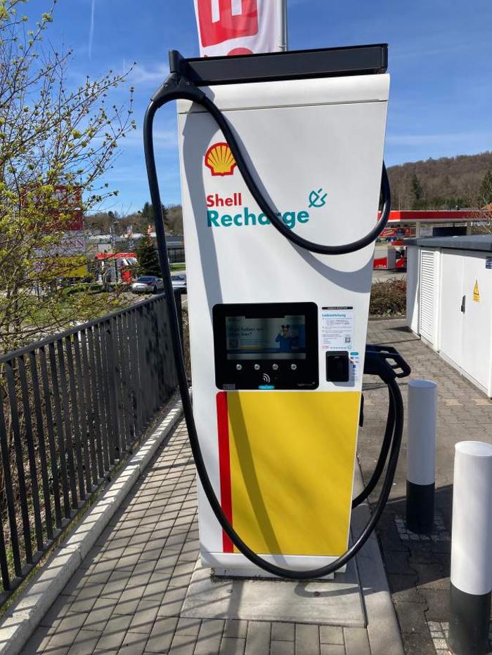 Shell Recharge Charging Station, Hochwaldstraße in Nonnweiler