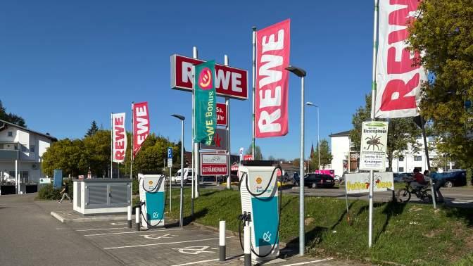Shell Recharge Charging Station, Weisweiler Straße in Kenzingen