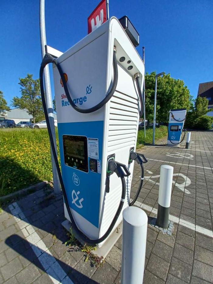 Shell Recharge Charging Station, Weisweiler Straße in Kenzingen