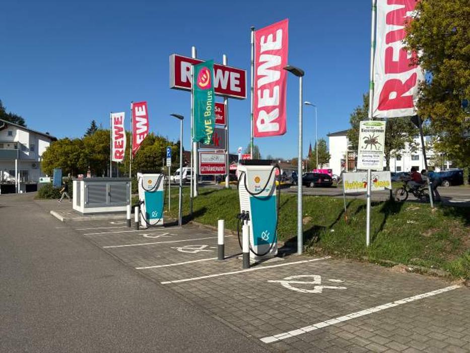 Shell Recharge Charging Station, Weisweiler Straße in Kenzingen