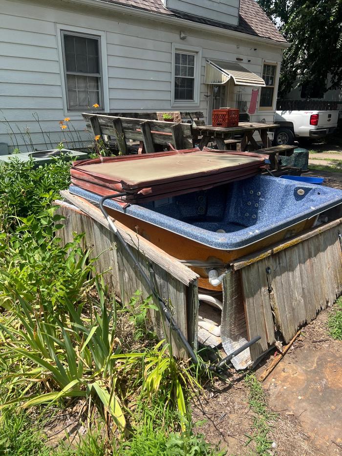 Big Red Junk Removal - Lincoln, NE