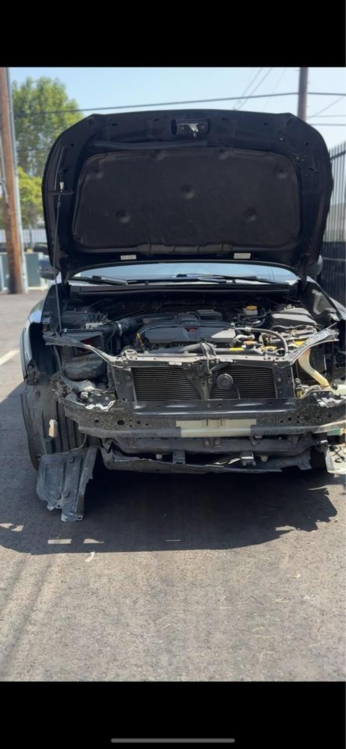 Mint Collision Center Image