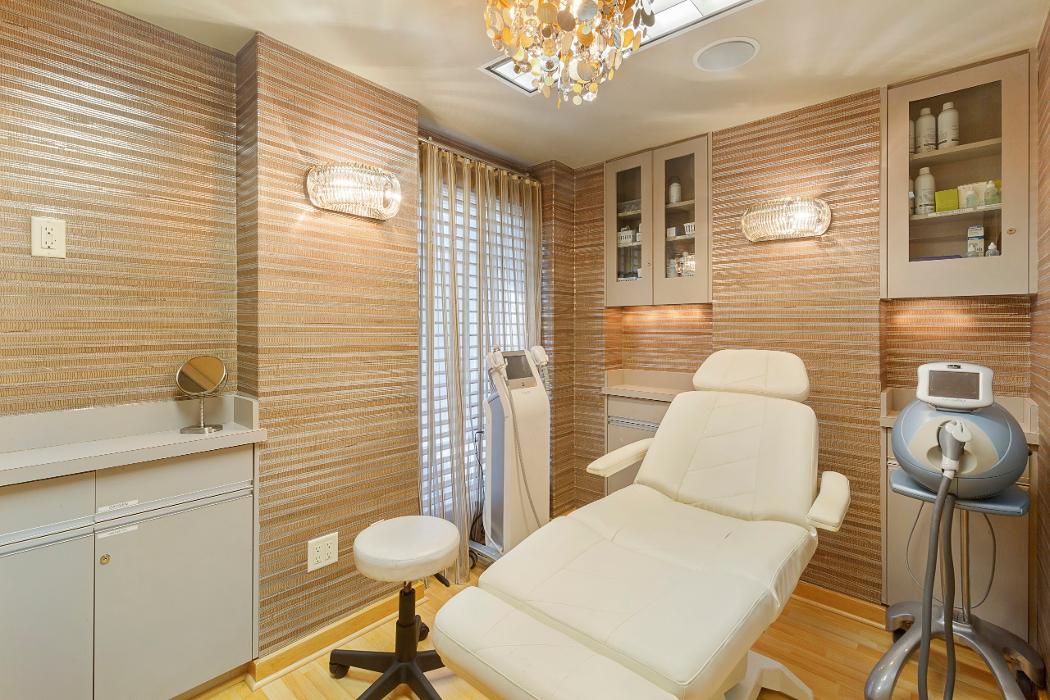Reflections Center for Cosmetic Medicine - Livingston