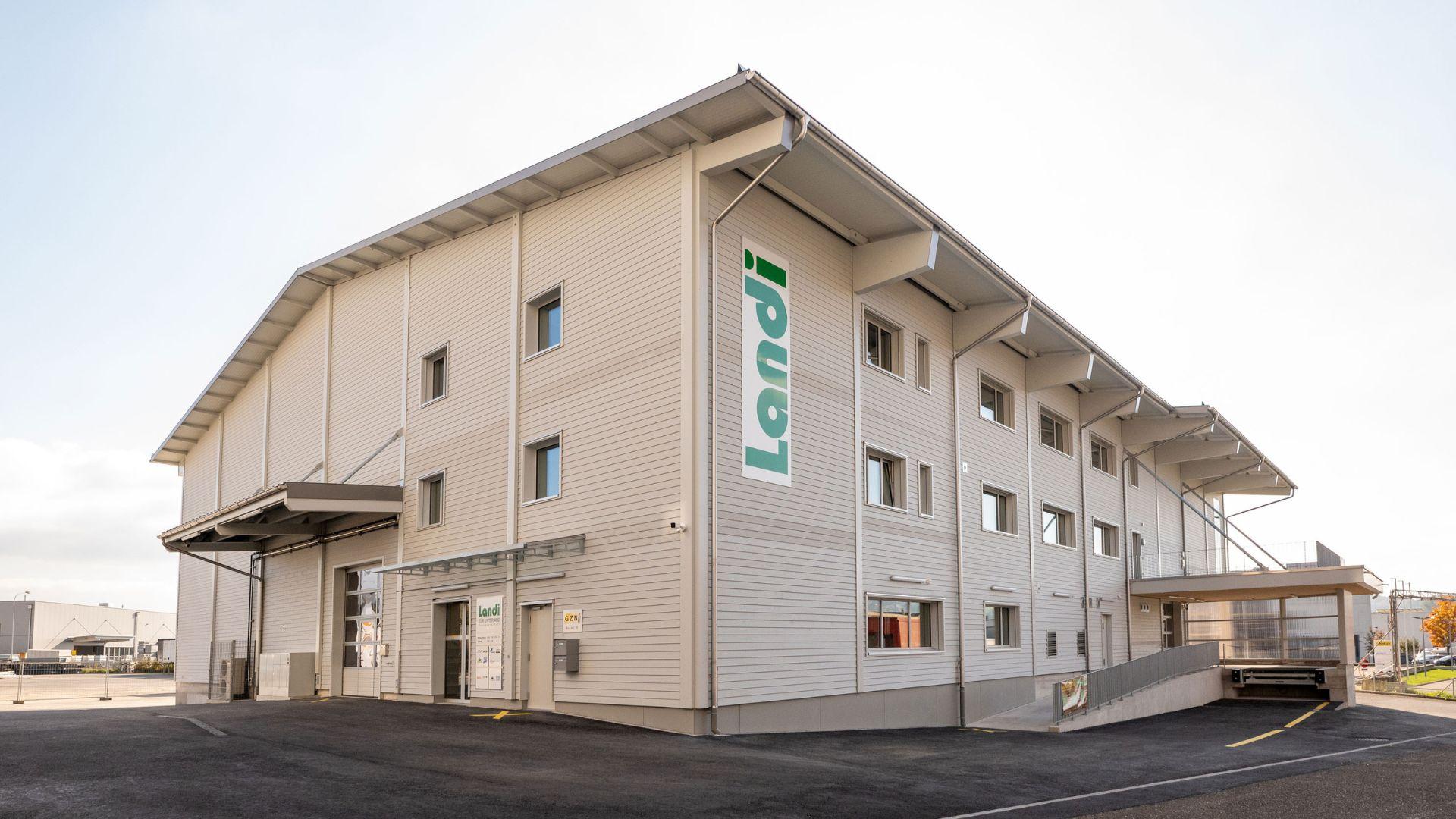 Agrar-Center Niederhasli, Industriestrasse in Niederhasli
