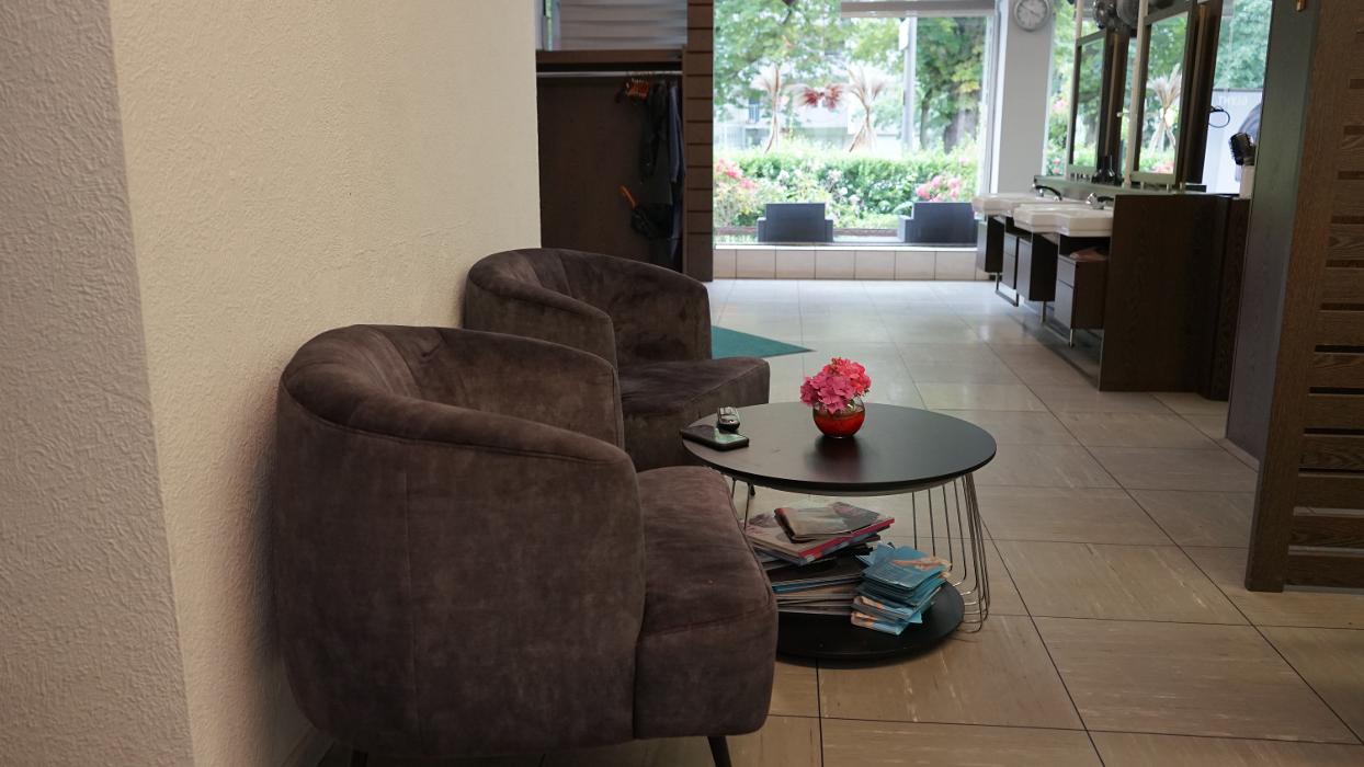 Sunny Haarstudio, Habsburgerallee in Frankfurt am Main