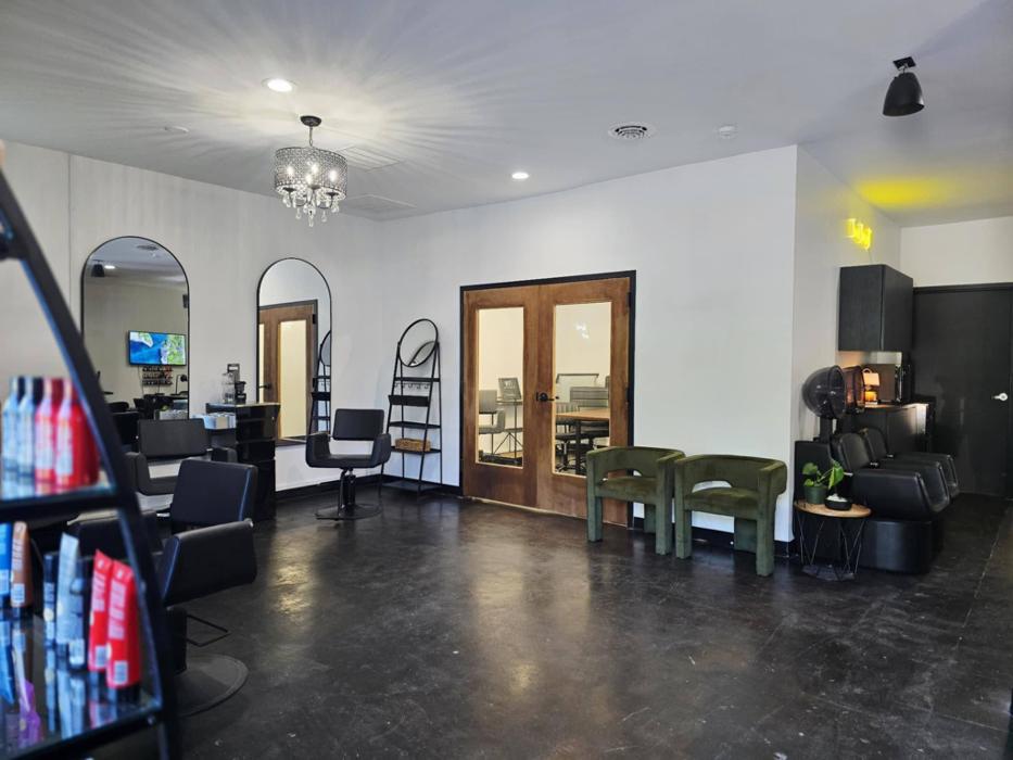 Blown Away Salon Academy - Hayes, VA