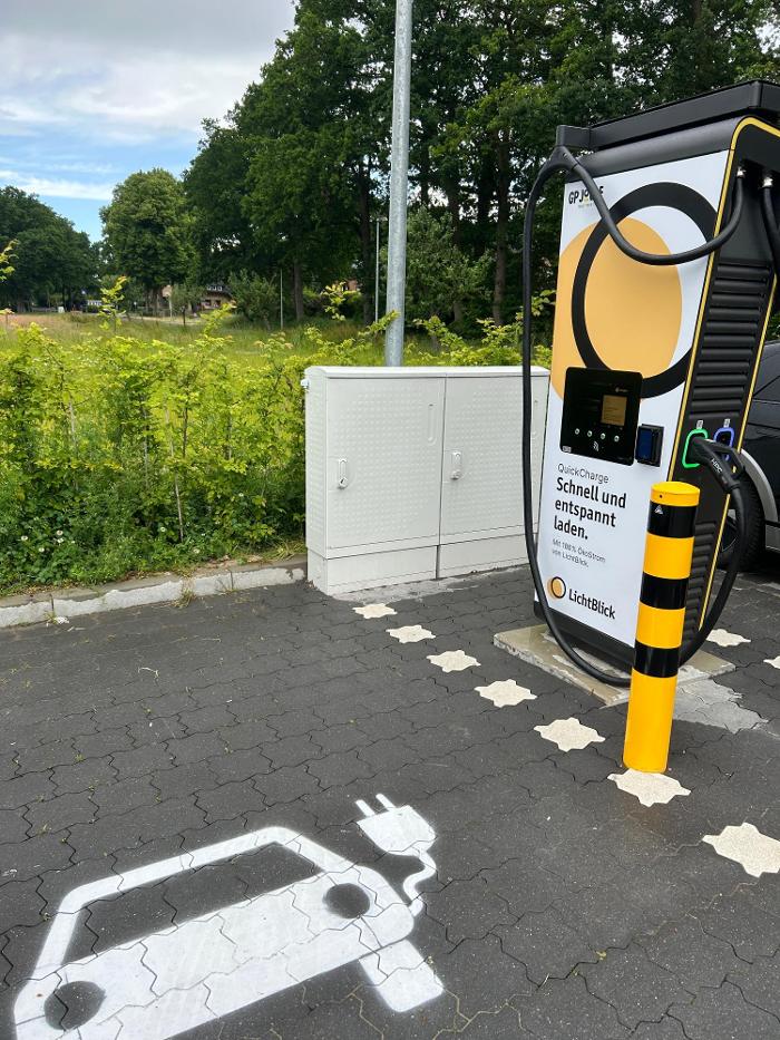 LichtBlick QuickCharge Ladestation, Büllhorner Weg in Stelle