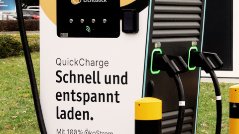 LichtBlick QuickCharge Ladestation, Kurt-Schumacher-Platz in Kiel