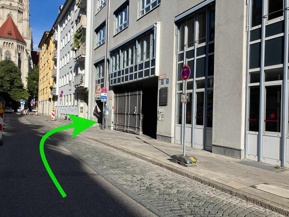 ampido Parkplatz, Landwehrstraße in München