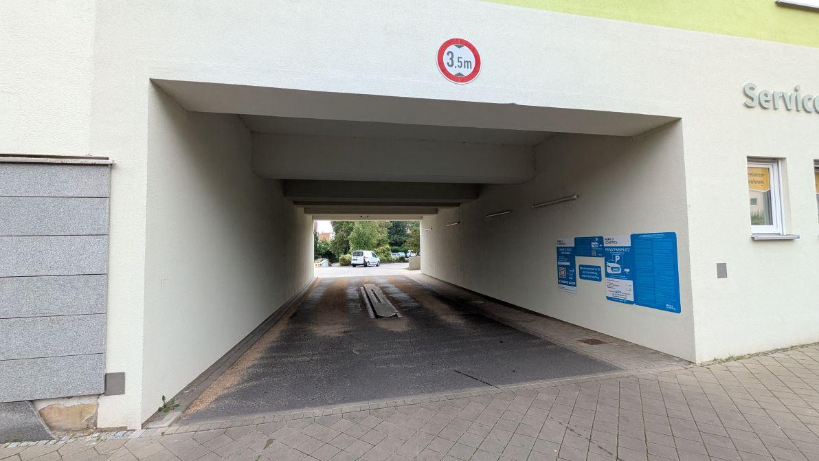 Parkplatz Bahrendorfer Str. 19, 39112 Magdeburg, Bahrendorfer Straße in Magdeburg