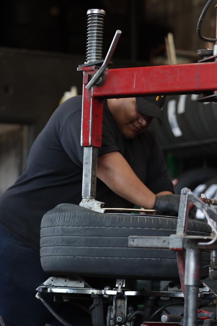 Alvarez Tire Shop - Hesperia, CA