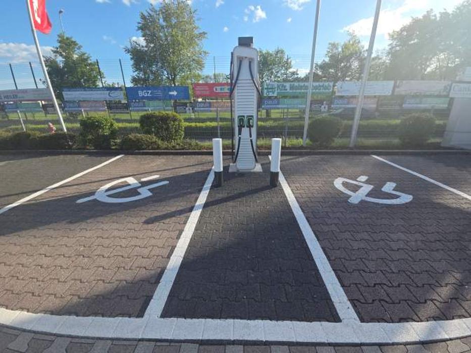 Shell Recharge Charging Station, Waghäusler Strasse in Waghäusel