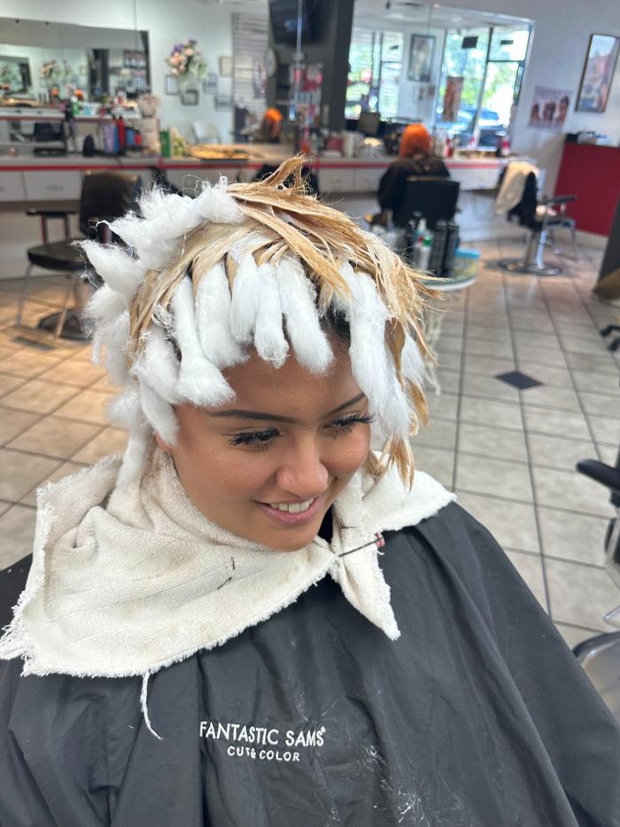 Fantastic Sams Cut & Color - Chino, CA