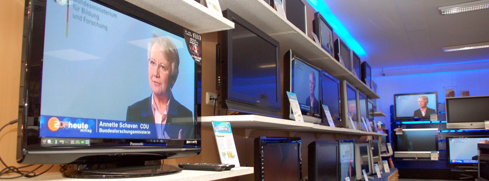 EURONICS Wiegel, Zwischen den Brücken in Buxtehude