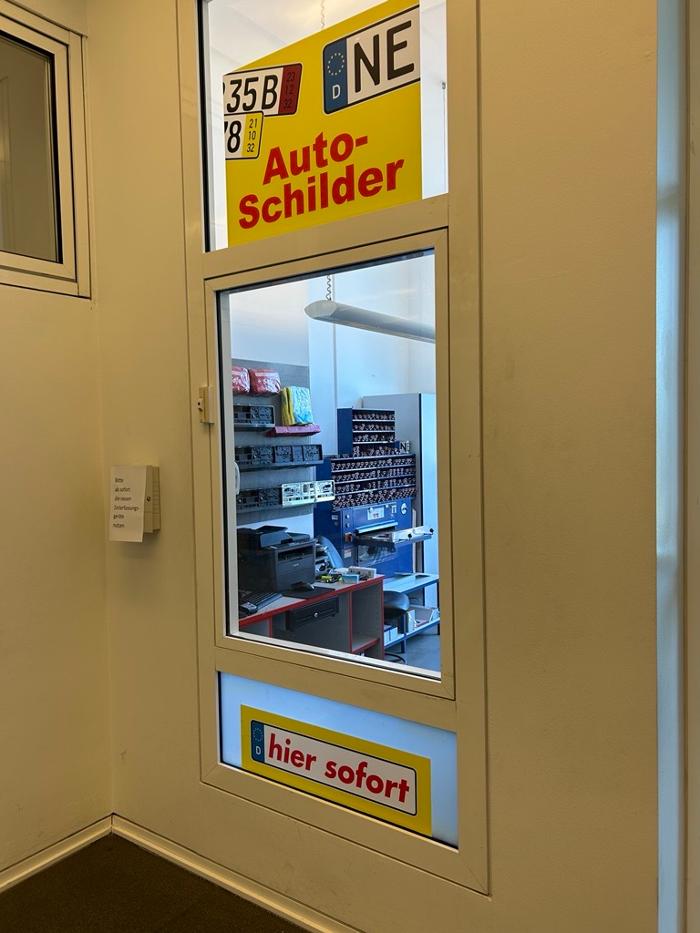 Autoschilder & Zulassungen Buffalo Neuss, Oberstraße in Neuss