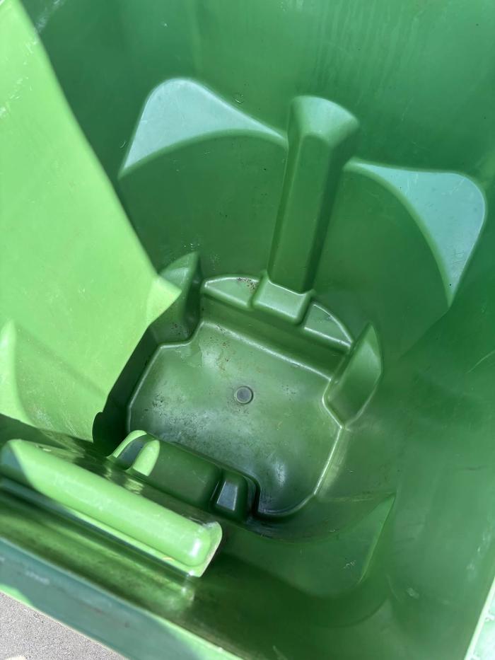 Samz Binz Cleaning Logo