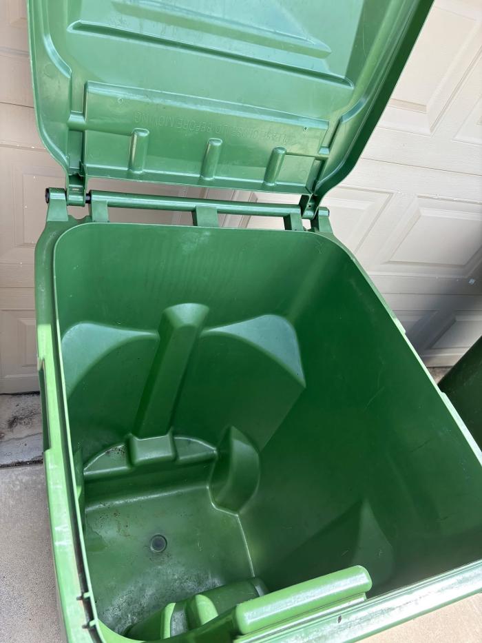 Samz Binz Cleaning Image