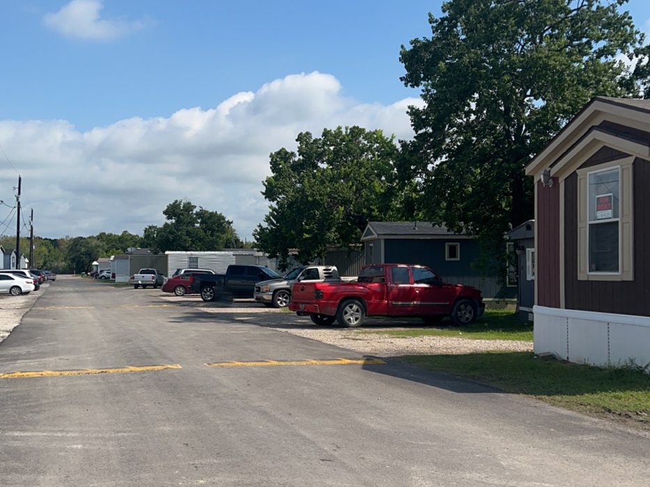 Baytown Shores - Baytown, TX