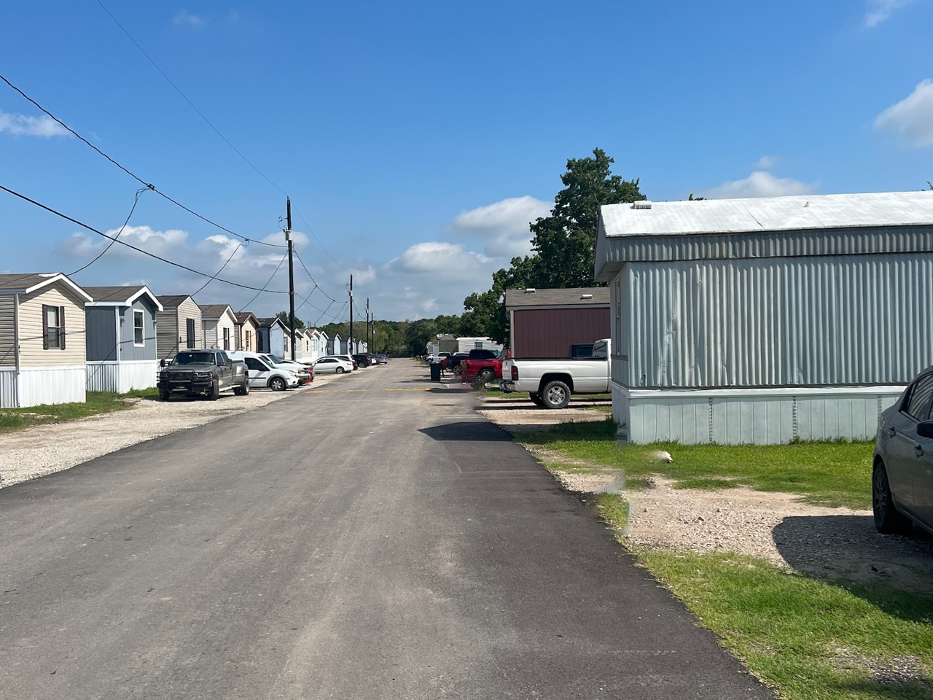 Baytown Shores - Baytown, TX