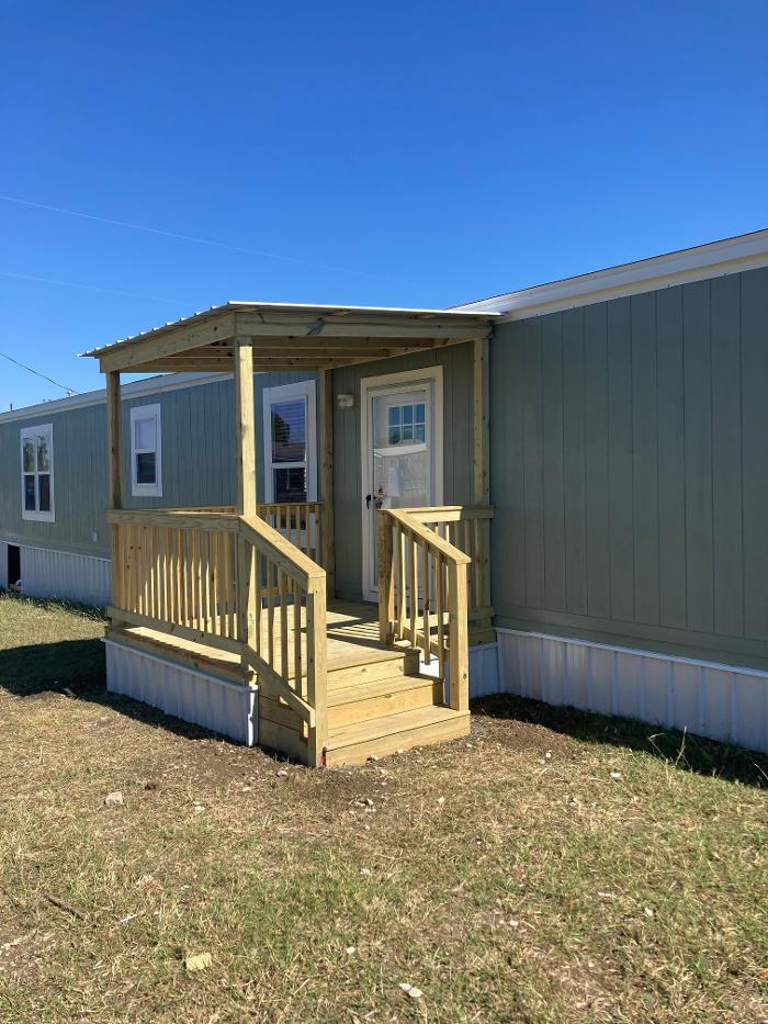 Lakefront Village Mobile Home & RV Community - Corsicana, TX