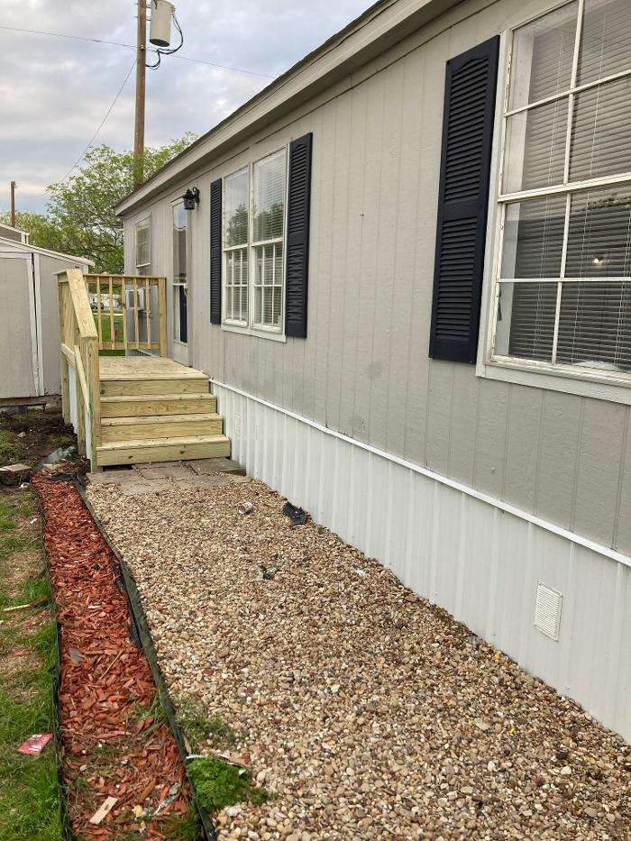 Lakefront Village Mobile Home & RV Community - Corsicana, TX