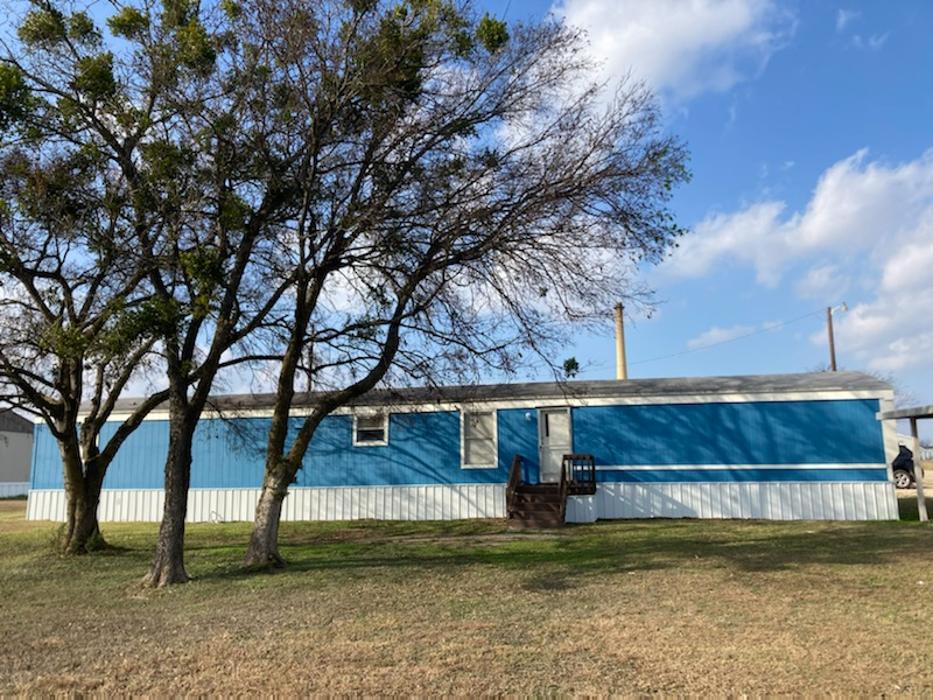 Lakefront Village Mobile Home & RV Community - Corsicana, TX
