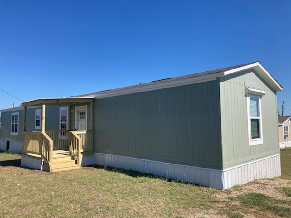 Lakefront Village Mobile Home & RV Community - Corsicana, TX