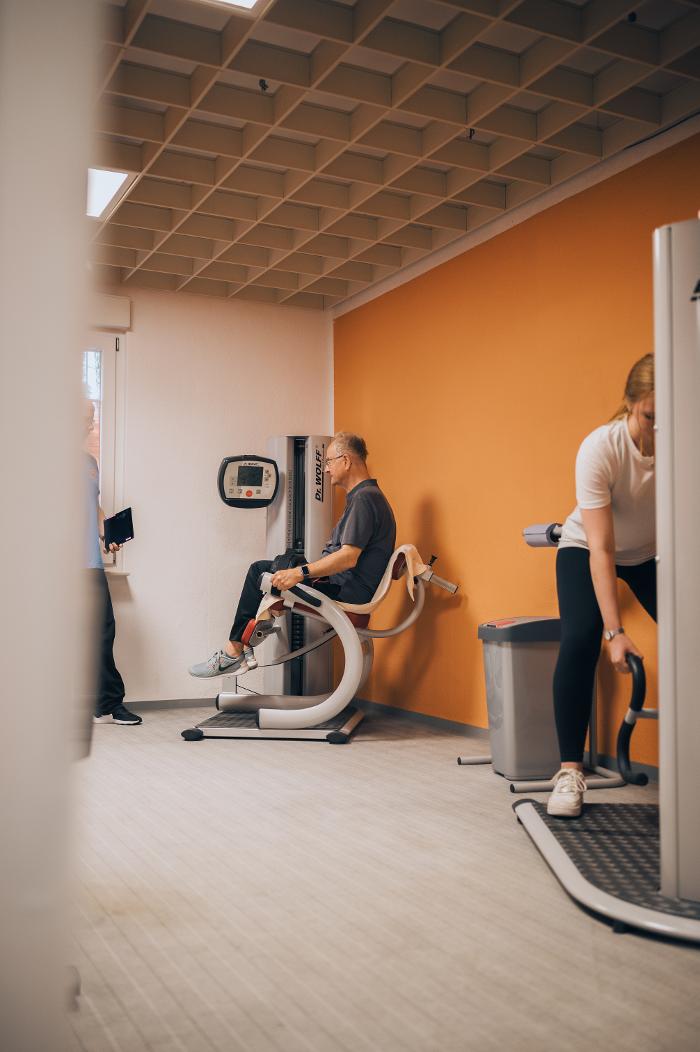 PHYSIOTHERAPIE und TRAINING KÖNIGSBACH Jens & Maike Müller, Bahnhofstraße in Königsbach-Stein