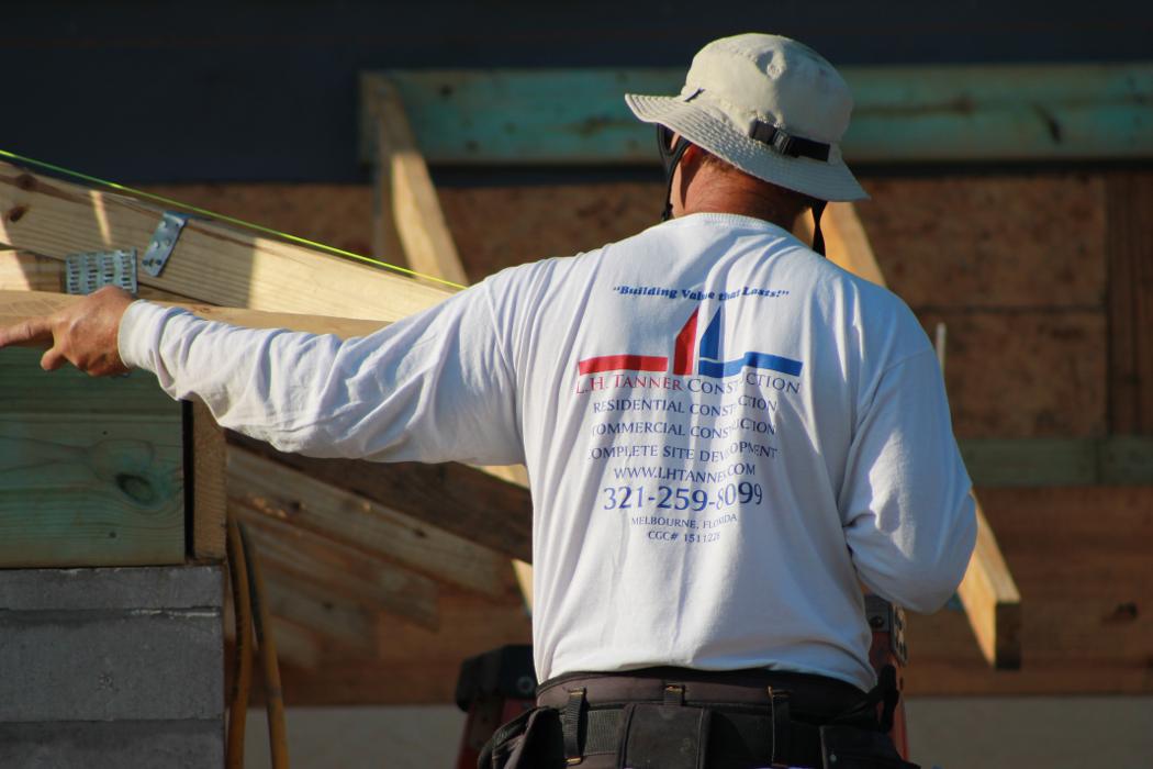 L.H. Tanner Construction Logo