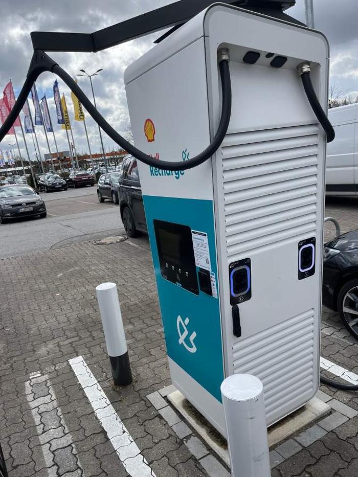 Shell Recharge Charging Station, Schleswiger Straße in Flensburg