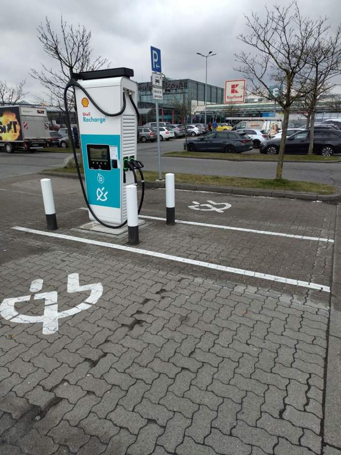Shell Recharge Charging Station, Schleswiger Straße in Flensburg