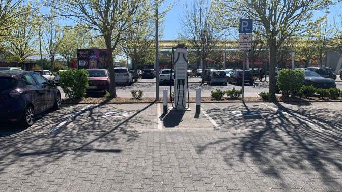 Shell Recharge Charging Station, Eschweilerstraße in Hürth