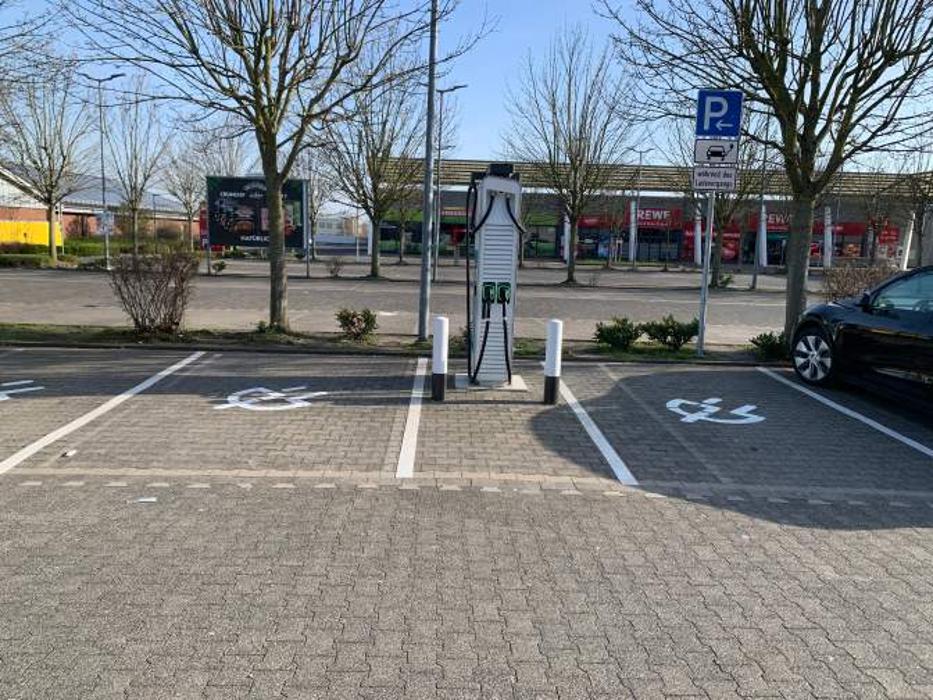 Shell Recharge Charging Station, Eschweilerstraße in Hürth