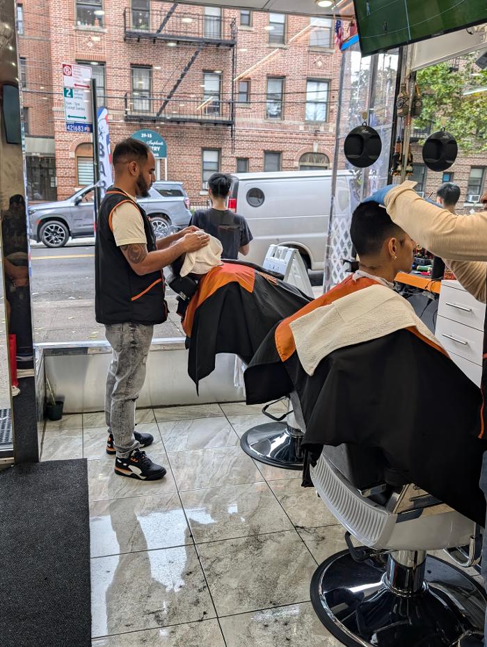 Ramon's Style Barbershop Image