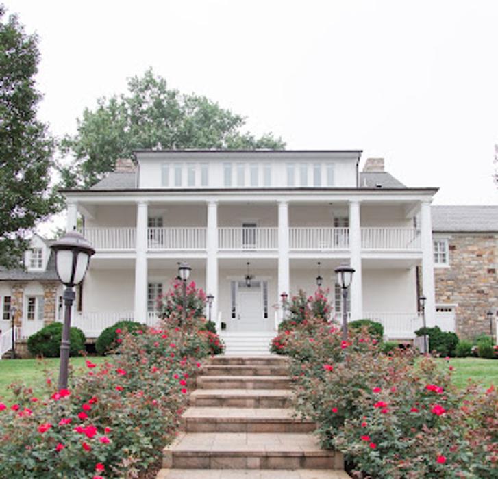 Inn at Evergreen Logo