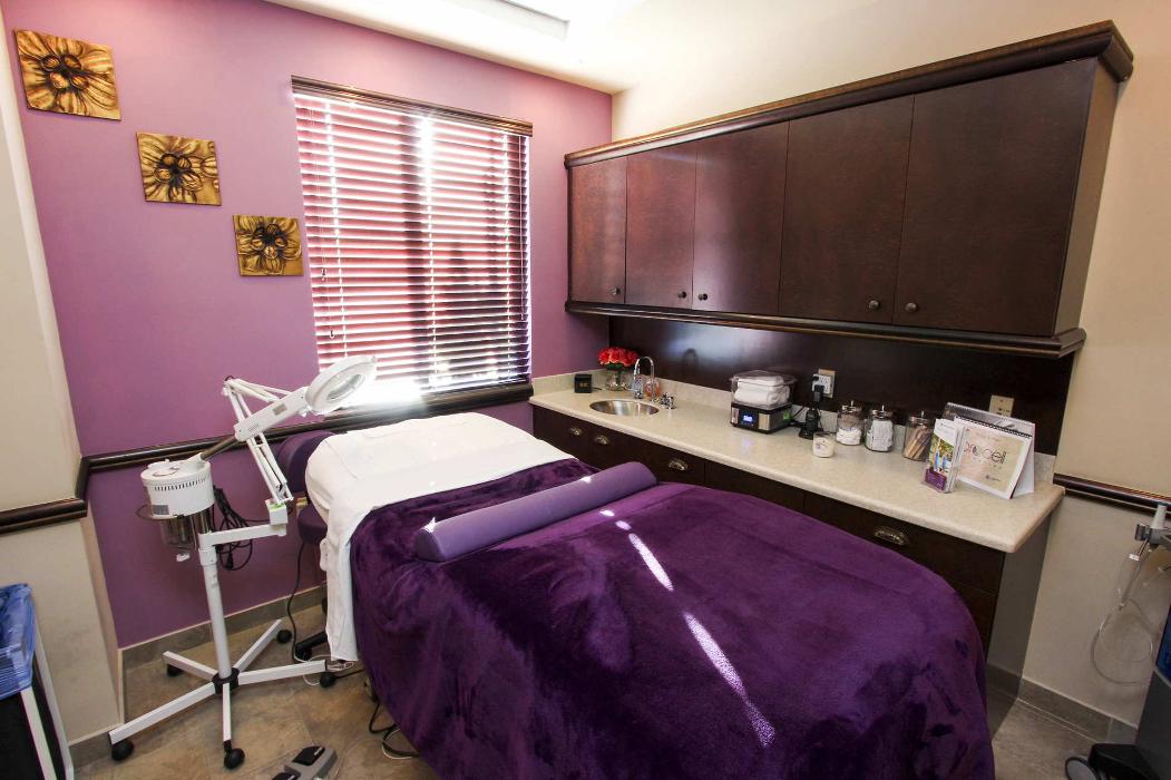 Dr. Longwill Skin Care Image